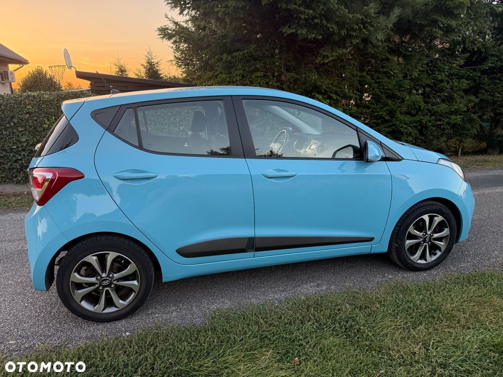 Hyundai i10 1.0 Fifa World Cup Edition - 9