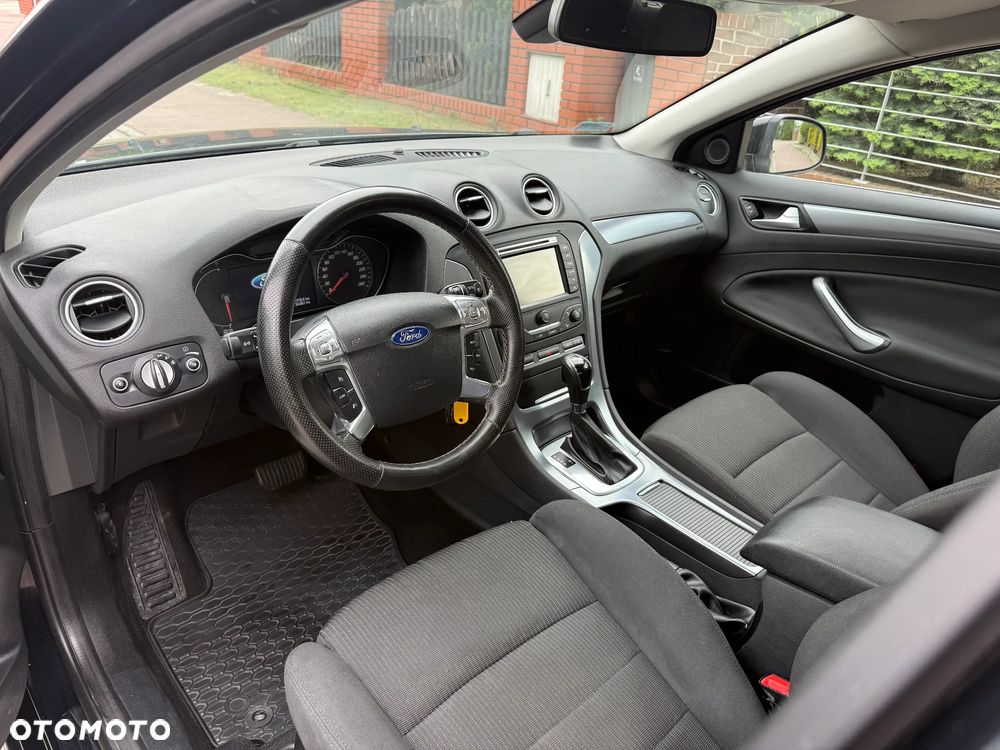 Ford Mondeo - 28