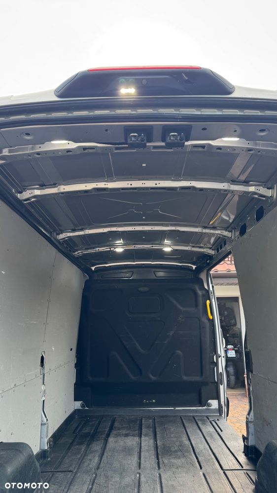 Ford Transit - 12