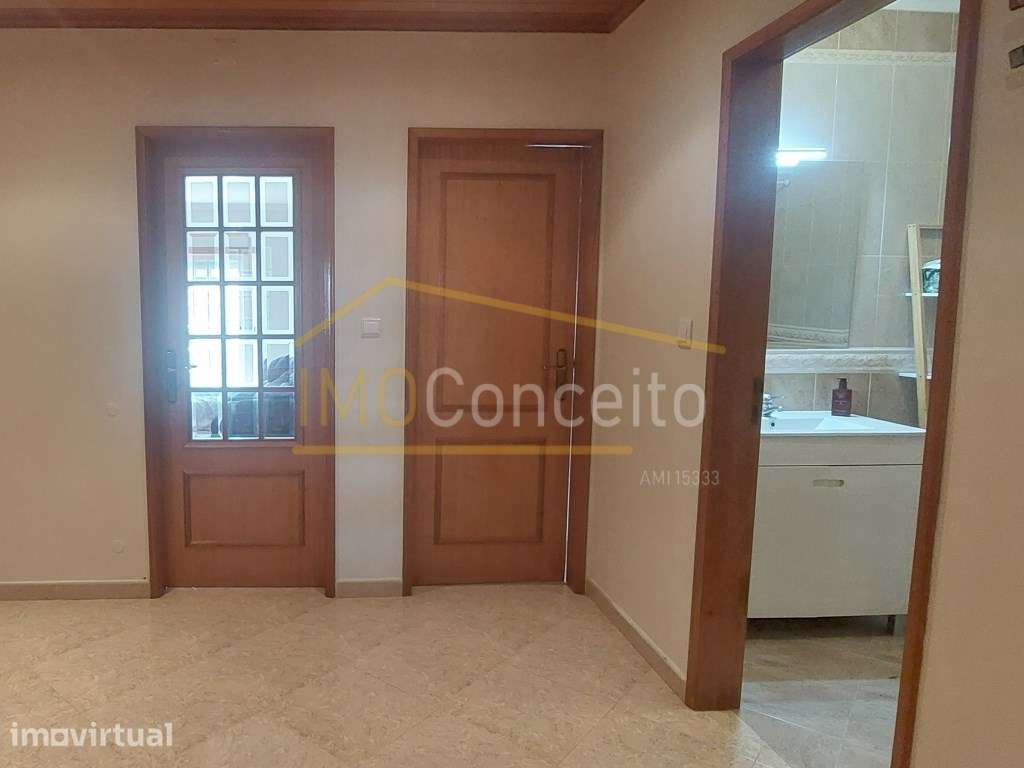 Apartamento T2|| Garagem individual|| Sótão|| Entroncamento - Grande imagem: 4/37