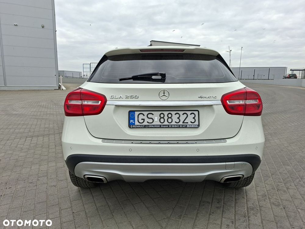 Mercedes-Benz GLA 250 4-Matic - 4