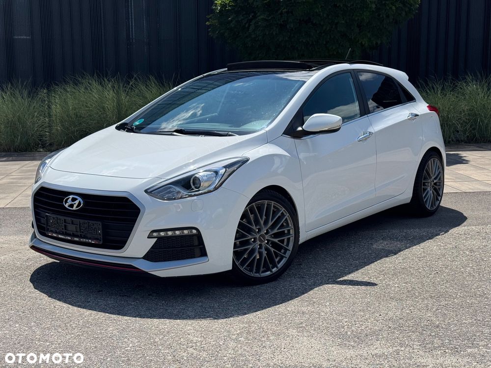 Hyundai i30 1.6 GDI Turbo Luxury - 1