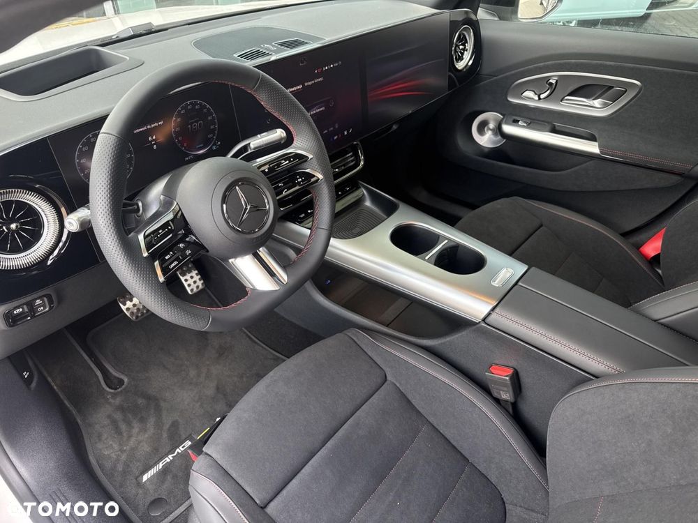Mercedes-Benz CLA - 10