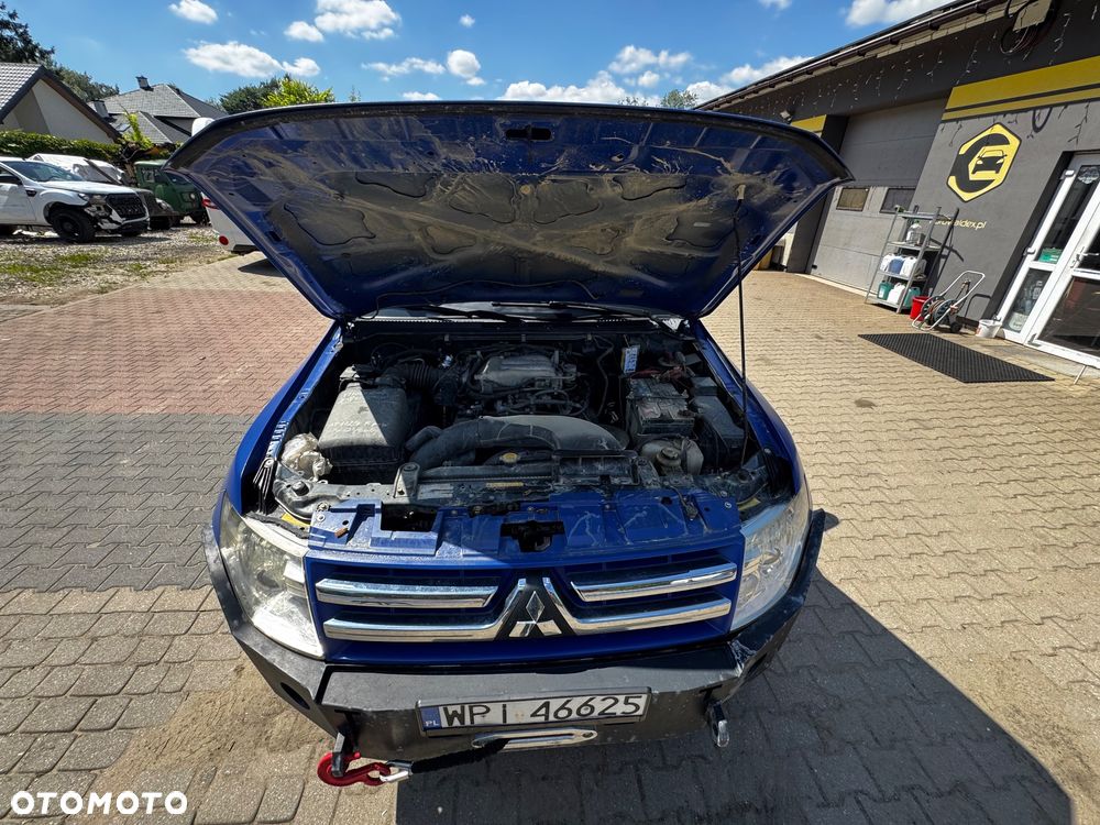 Mitsubishi Pajero - 9