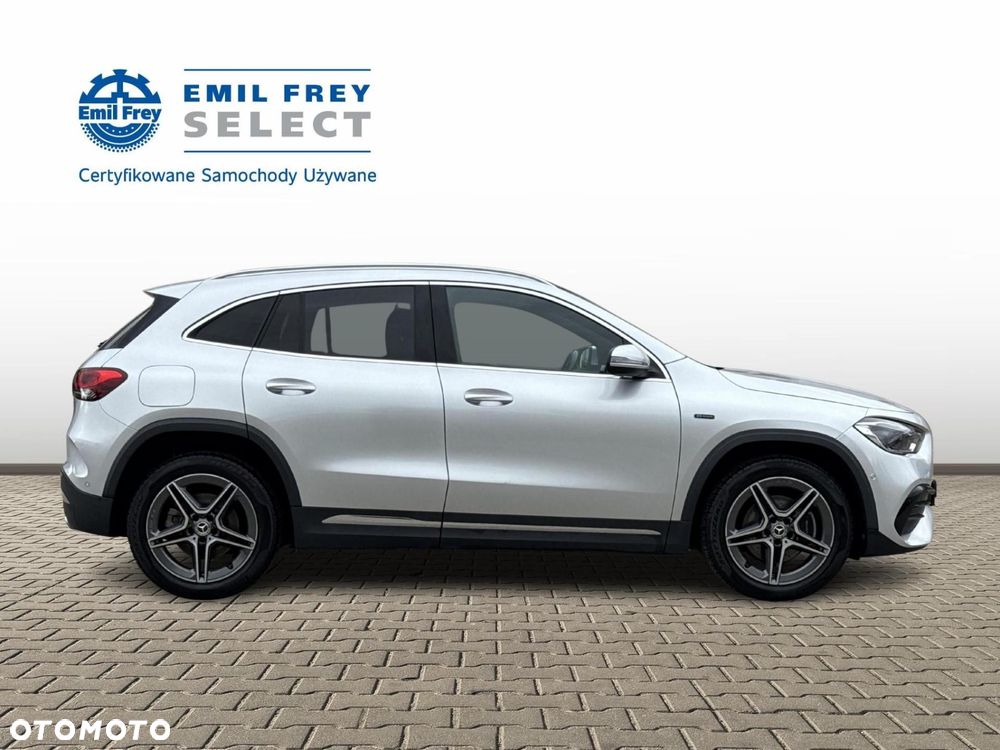 Mercedes-Benz GLA - 6