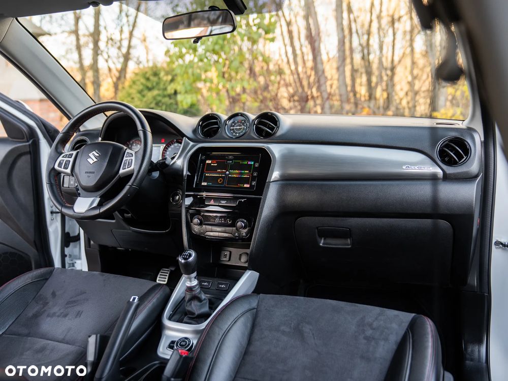 Suzuki Vitara 1.4 Boosterjet Premium 4WD - 28