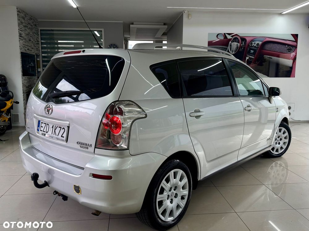 Toyota Corolla Verso 2.0 D-4D Prestige - 4