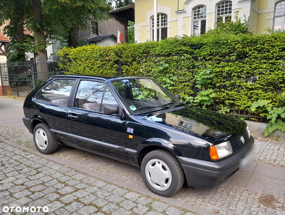 Volkswagen Polo - 1