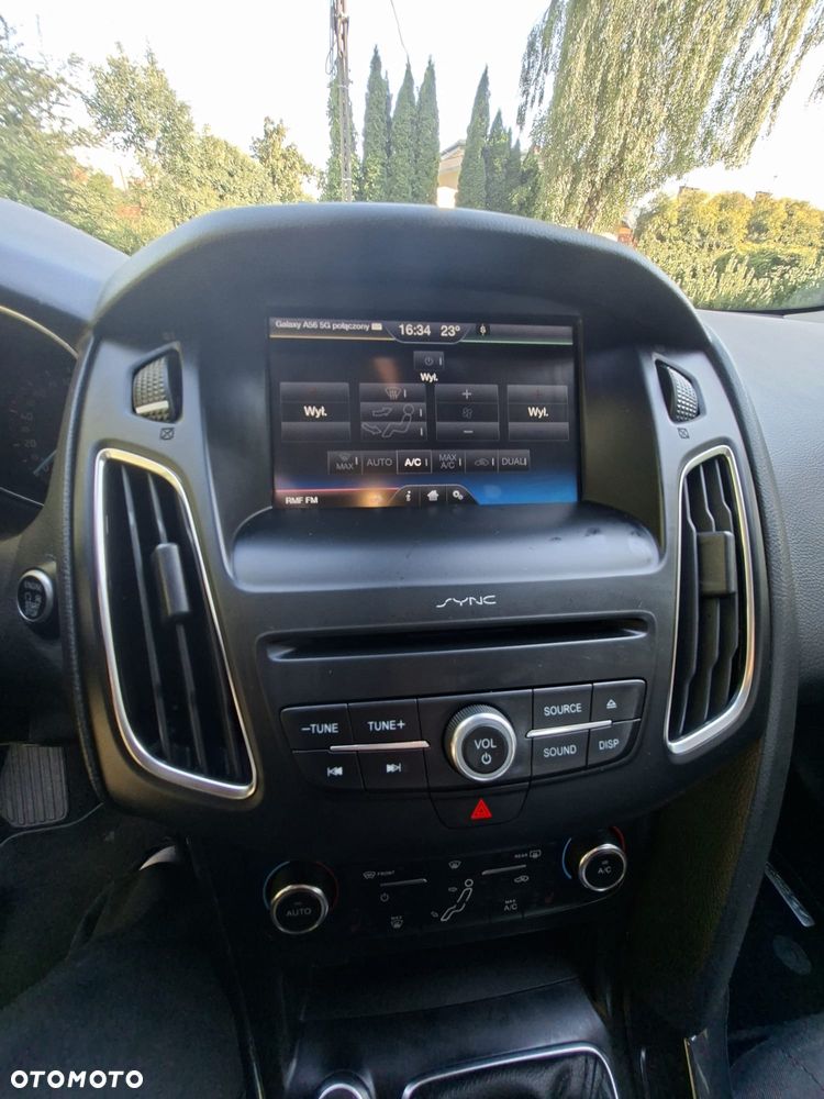 Ford Focus 1.0 EcoBoost Titanium - 13