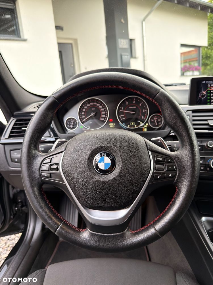 BMW Seria 3 330d xDrive Sport Line EU6 - 22