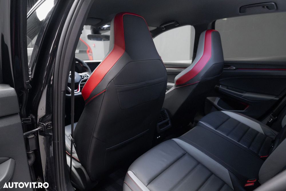 Volkswagen Golf - 32