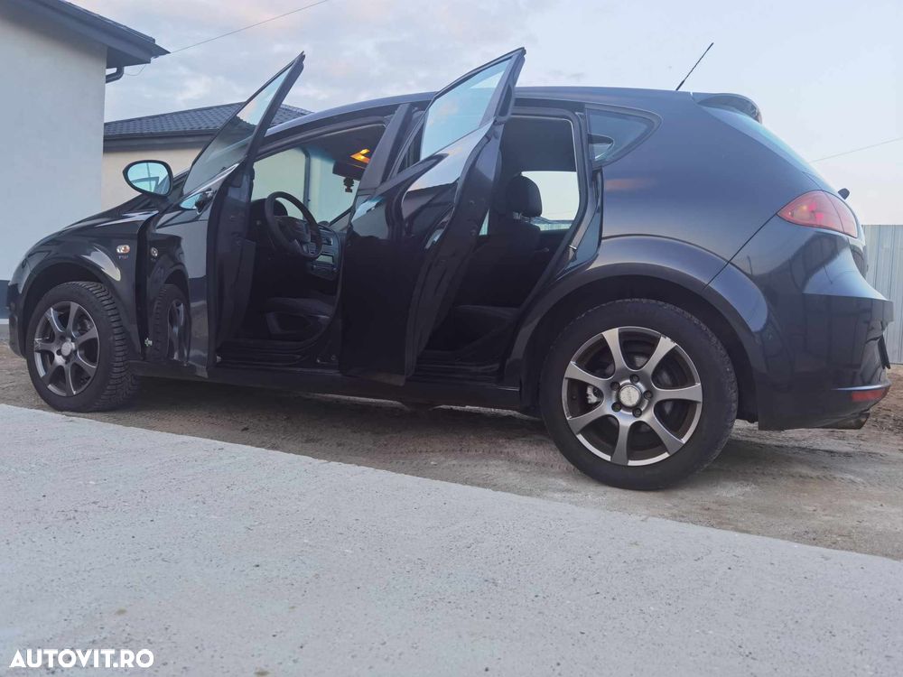 SEAT Leon 2011 — imagine 14