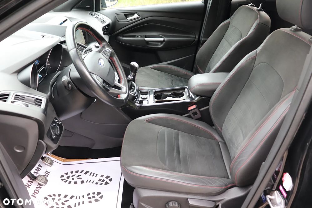 Ford Kuga 1.5 EcoBoost 2x4 ST-Line - 34