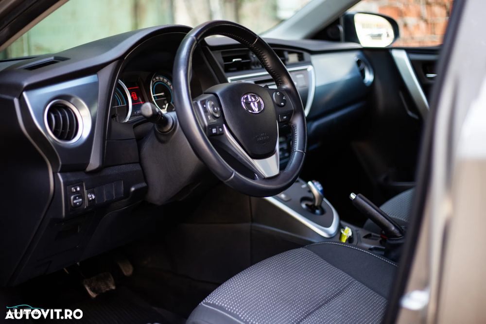 Toyota Auris - 10