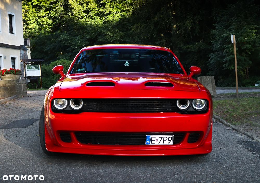 Dodge Challenger - 2