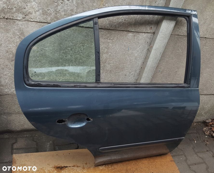DRZWI PRAWY TYŁ SKODA OCTAVIA I 9900 - 2