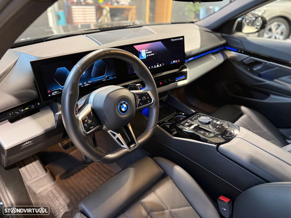 BMW 530 e Pack Desportivo M - 27