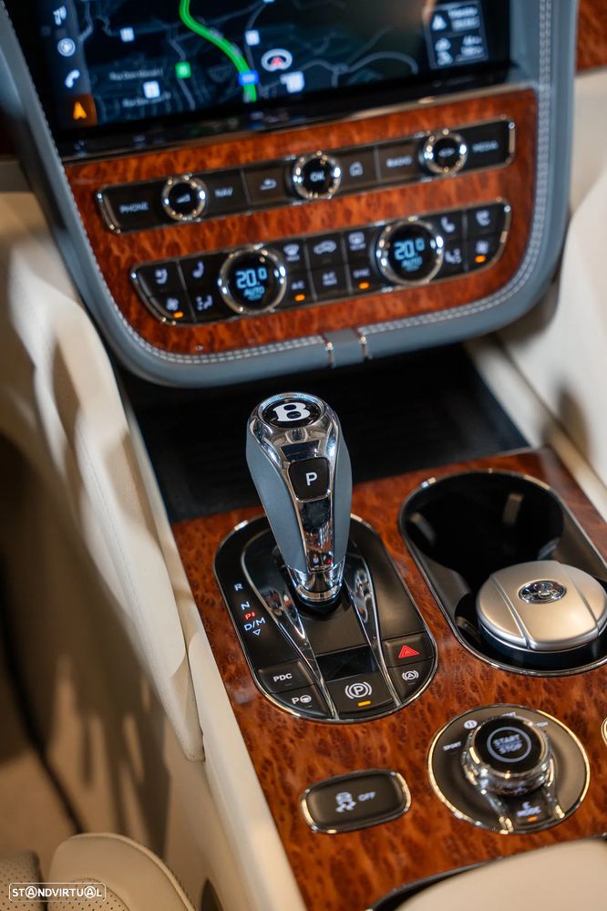Bentley Bentayga Hybrid - 32