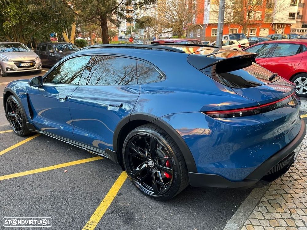 Porsche Taycan Cross Turismo 4S - 9