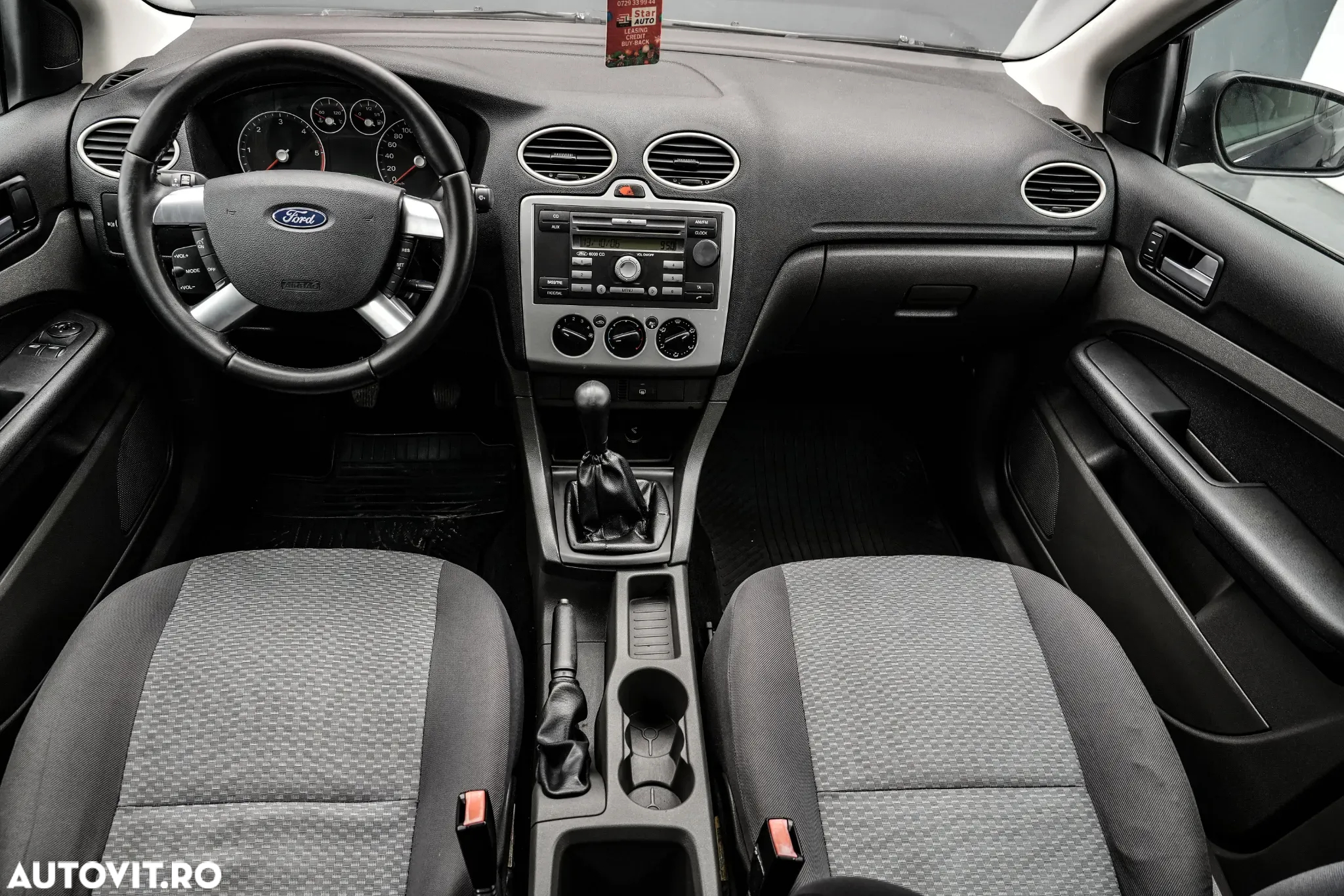 Ford Focus 1.6 TDCI Ambiente - 8