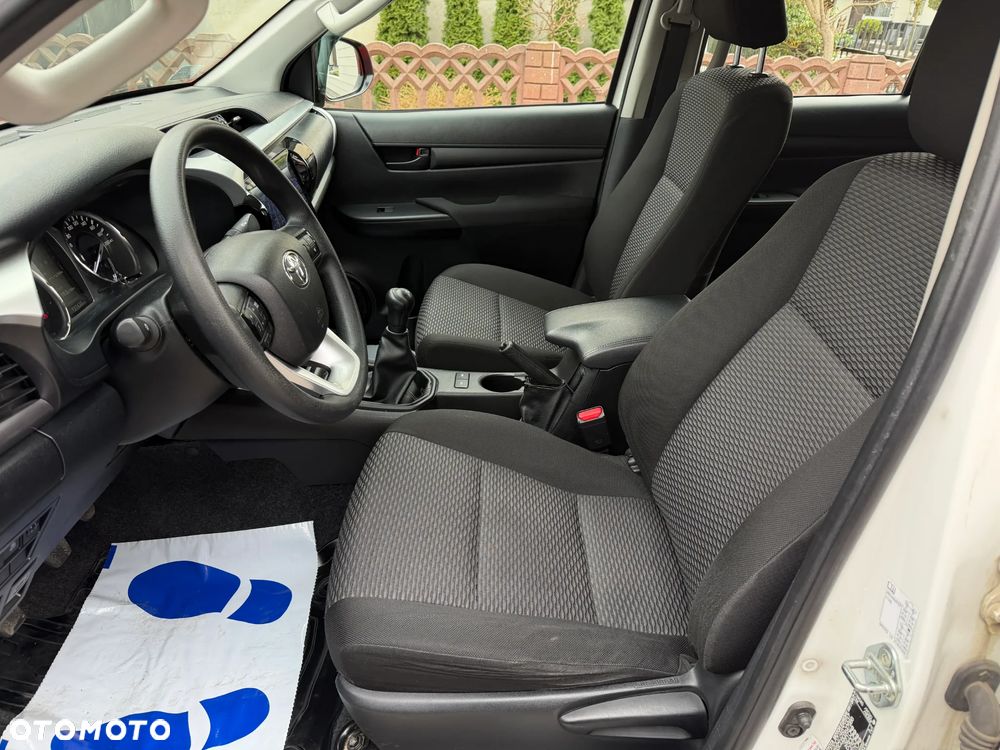 Toyota Hilux 2.4 D-4D Double Cab DLX 4x4 - 11