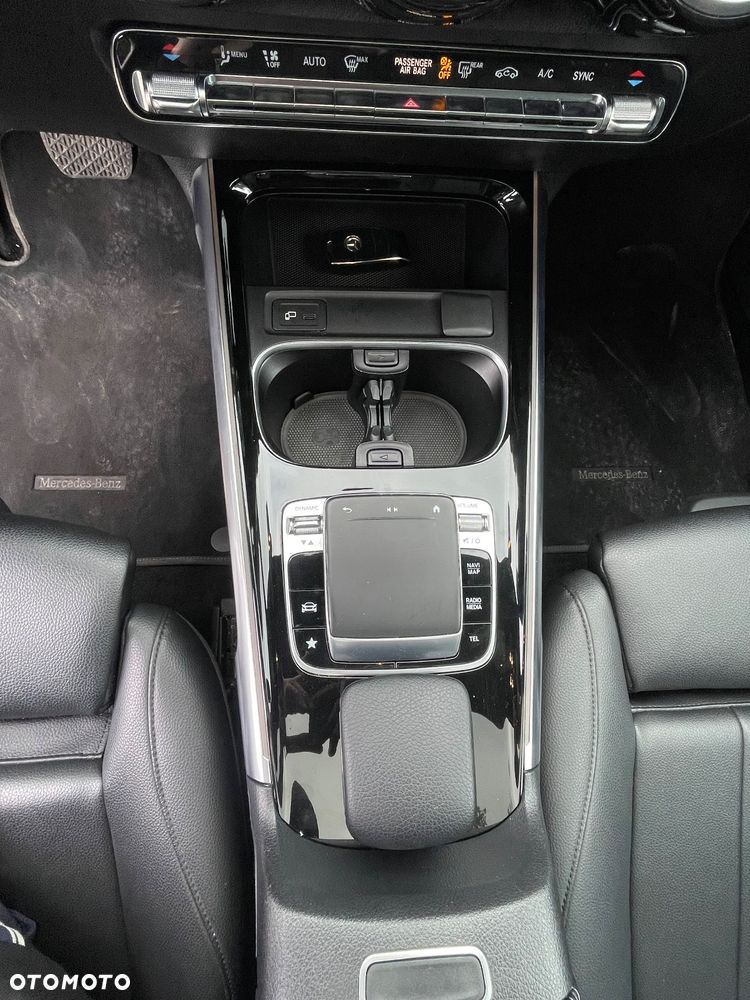 Mercedes-Benz GLB - 29