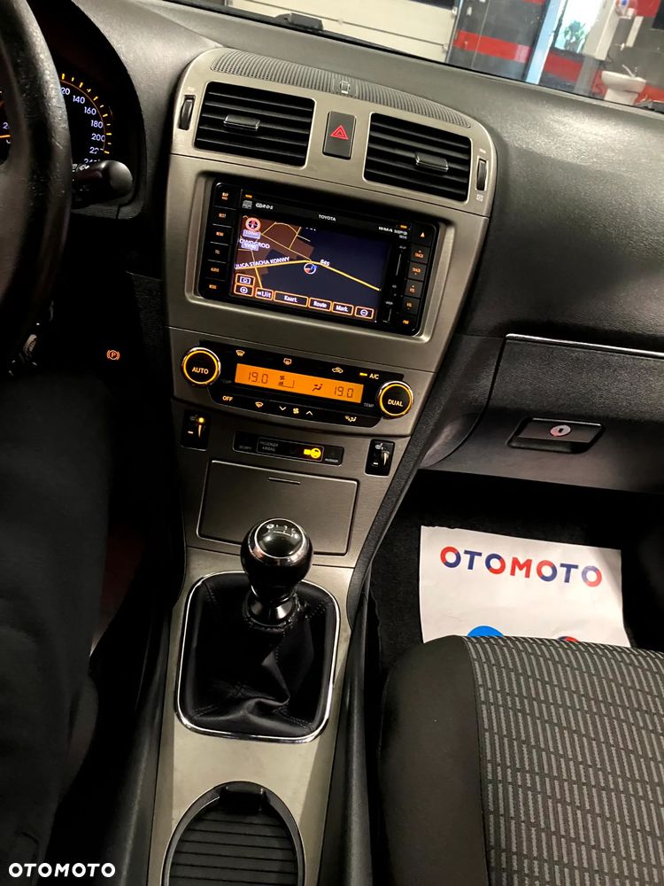 Toyota Avensis Touring Sports 1.8 Executive - 15