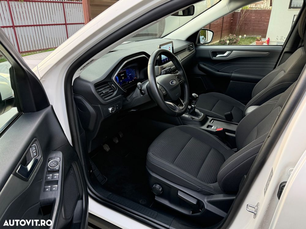 Ford Kuga 1.6 EcoBoost 2x4 Titanium - 3