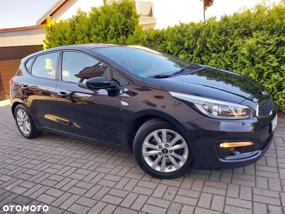 Kia Ceed 1.4 CVVT Dream Team Edition - 28