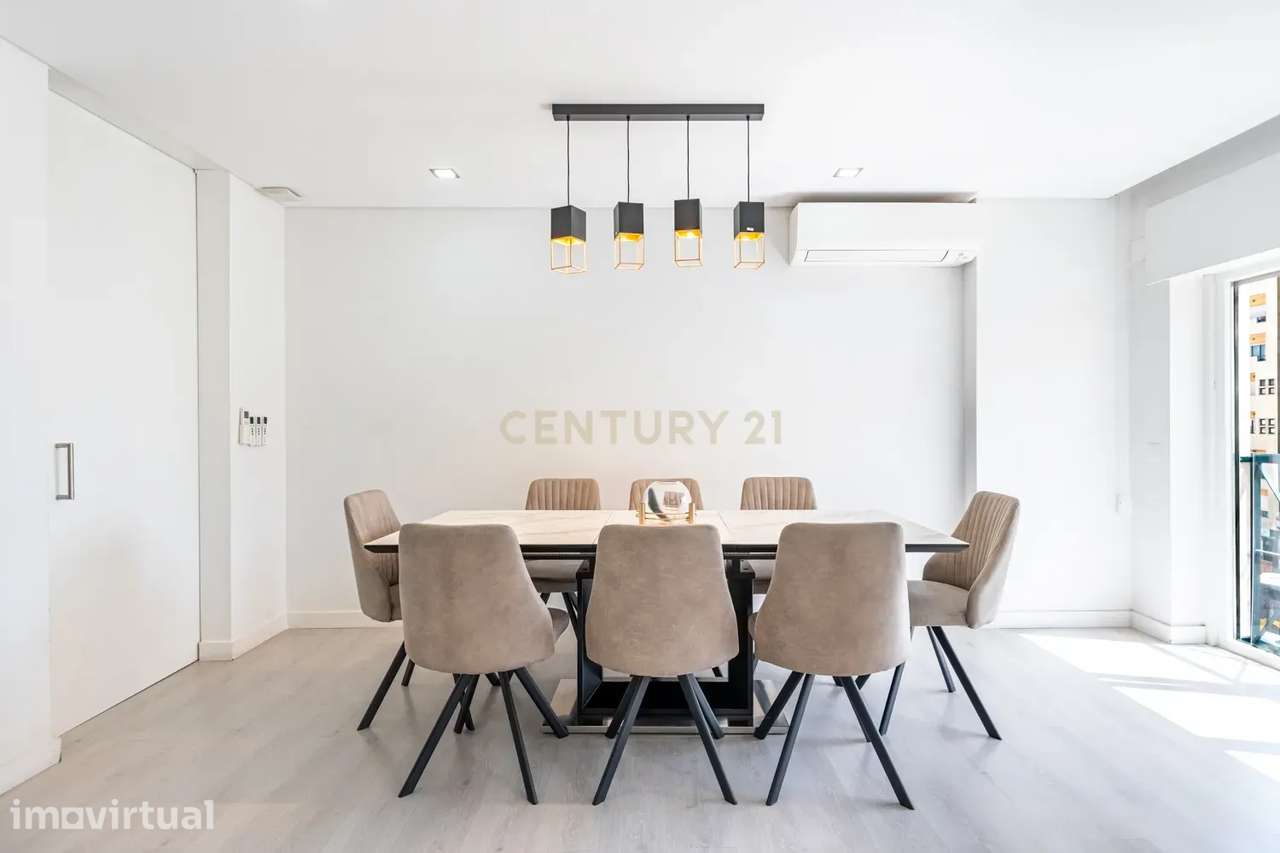 Apartamento T4 convertido em T3 com Closet e Box, Jardim da Radial - Grande imagem: 4/21