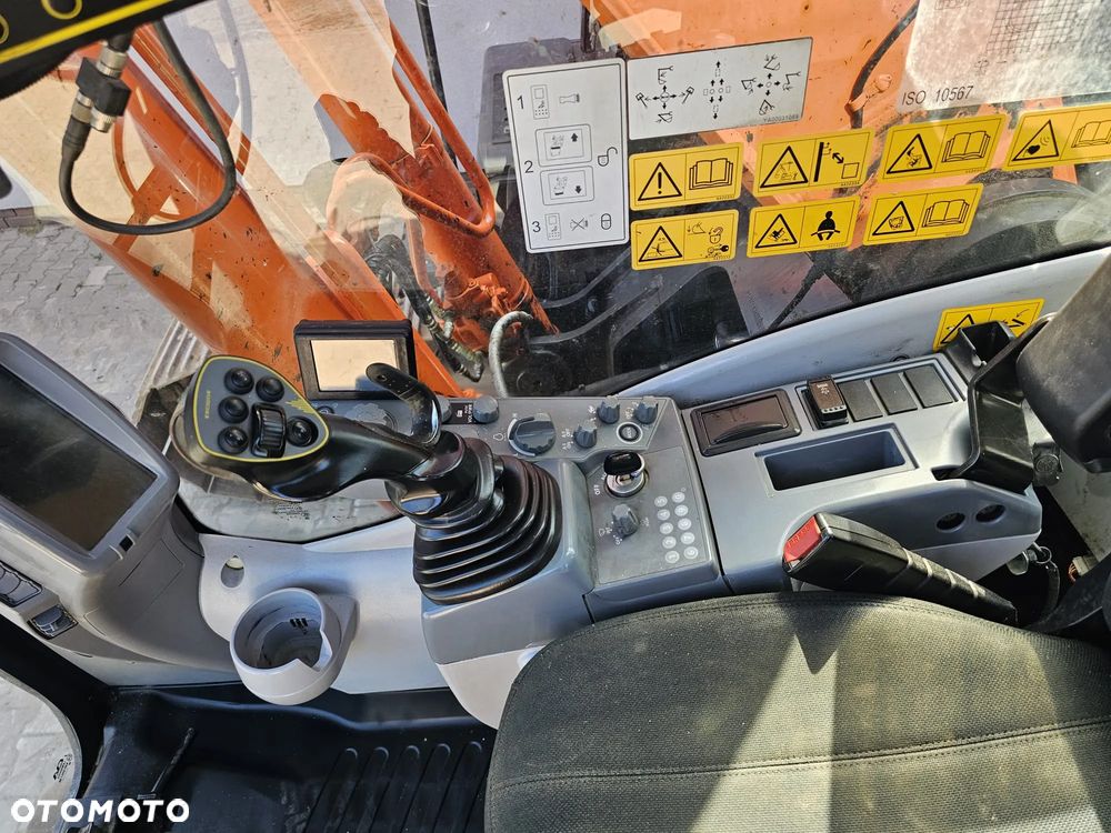 Hitachi ZX250LC-6 - 11