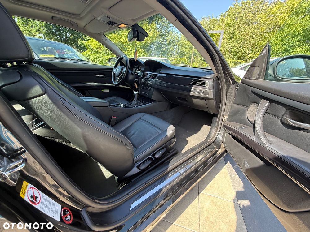 BMW Seria 3 320d - 16