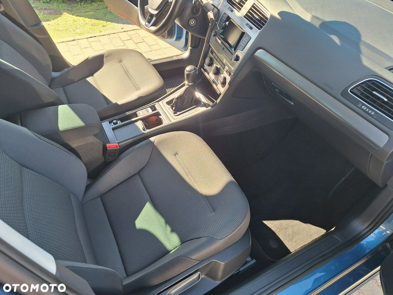 Volkswagen Golf 1.6 TDI BlueMotion Technology Comfortline - 19