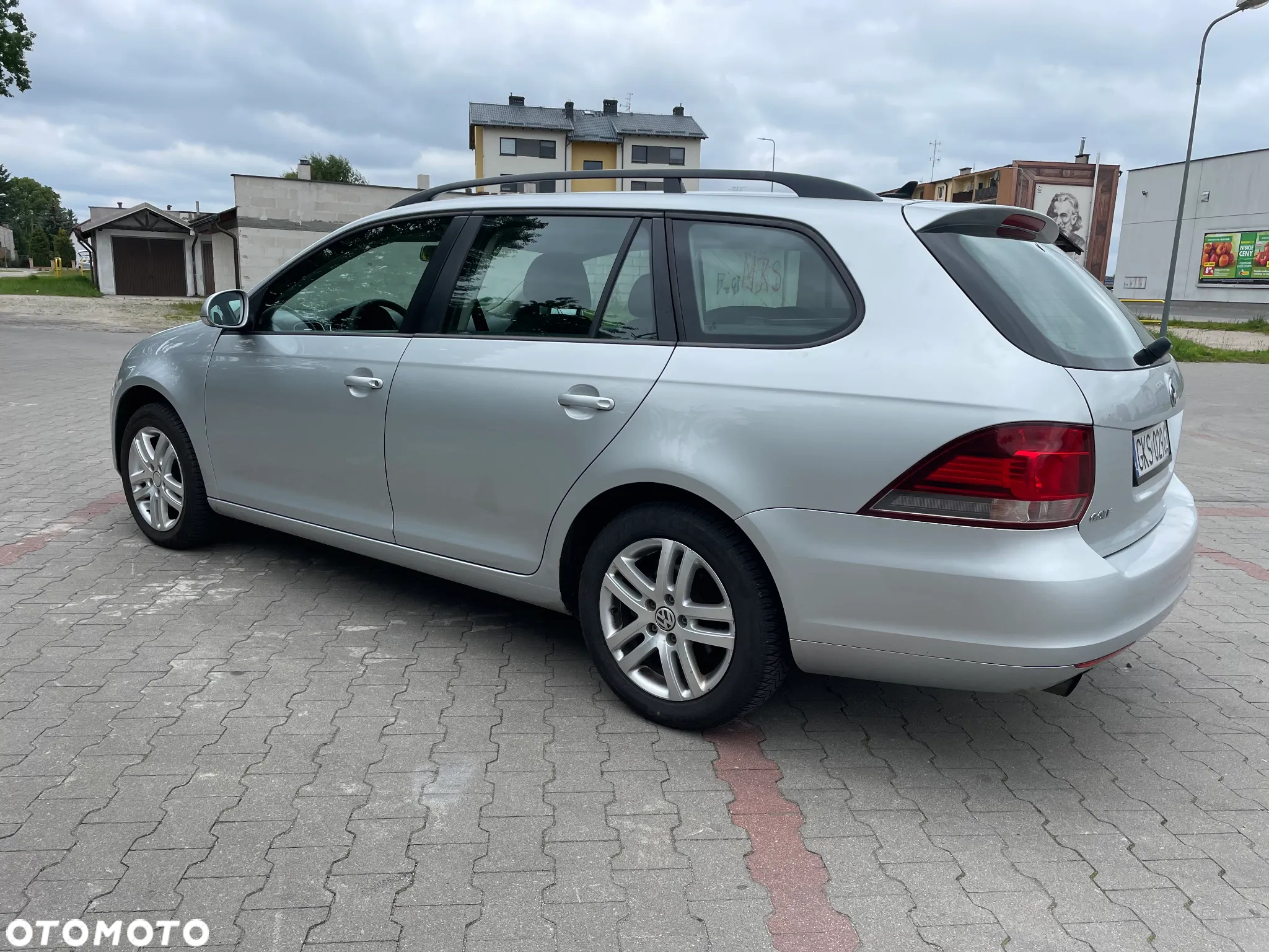 Volkswagen Golf 1.6 TDI BlueMotion Technology Comfortline - 4