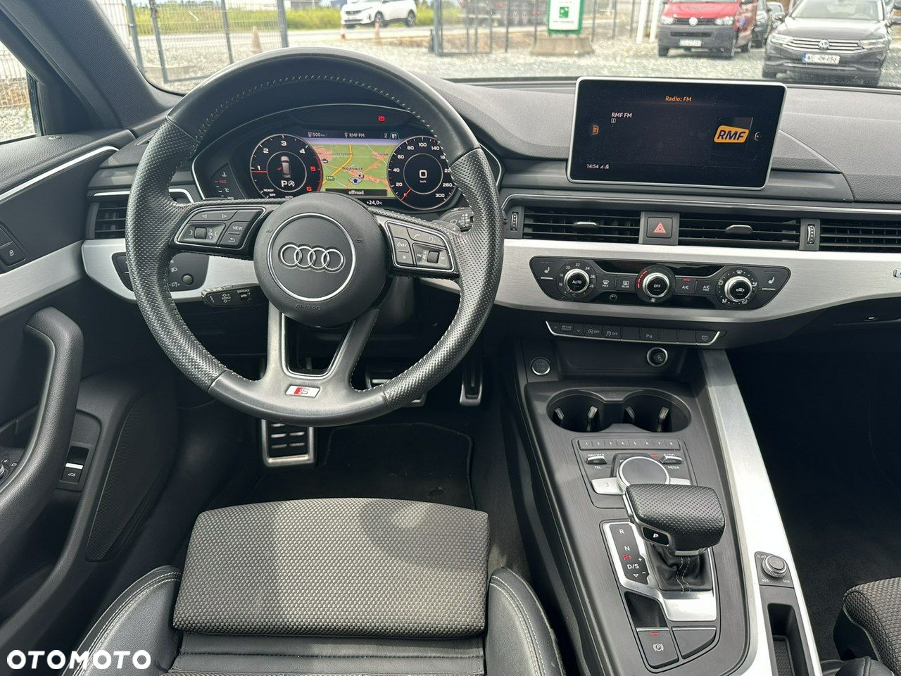 Audi A4 Avant 40 TDI quattro S tronic S line - 4