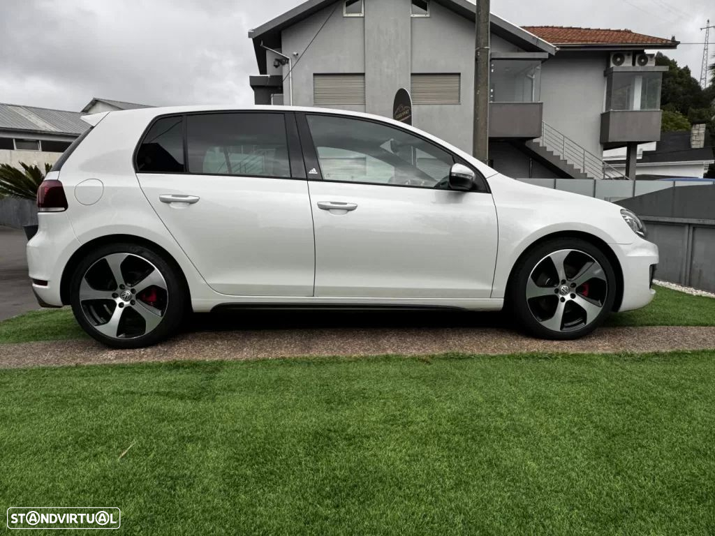 VW Golf 2.0 GTI DSG adidas - 11