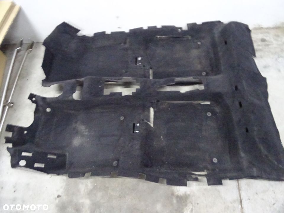 DYWAN PODŁOGA WYKŁADZINA VW BORA KOMBI NR90 - 2