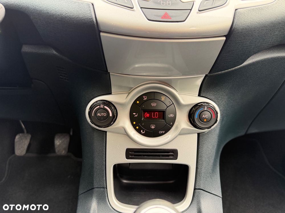 Ford Fiesta 1.25 Titanium X - 14