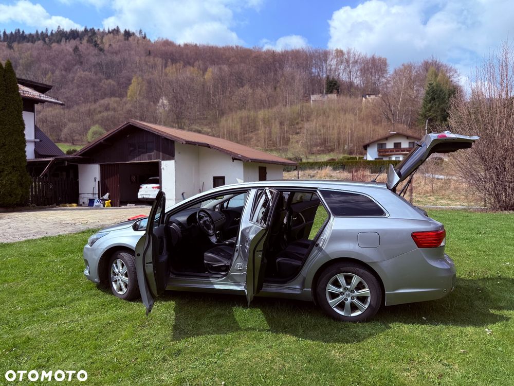 Toyota Avensis 2.0 D-4D Executive - 7