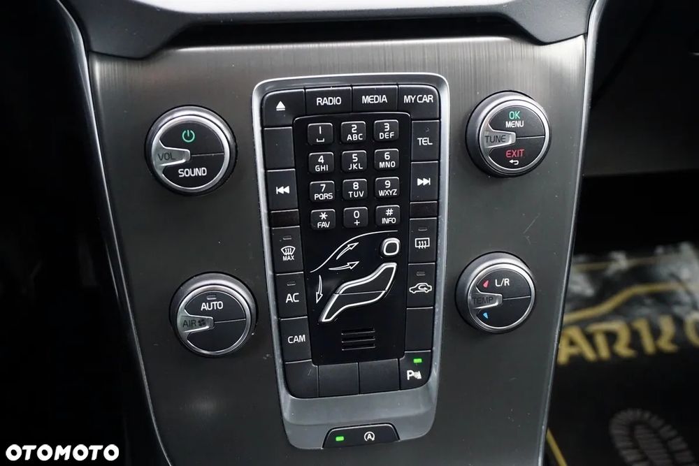 Volvo V40 D3 Summum - 33