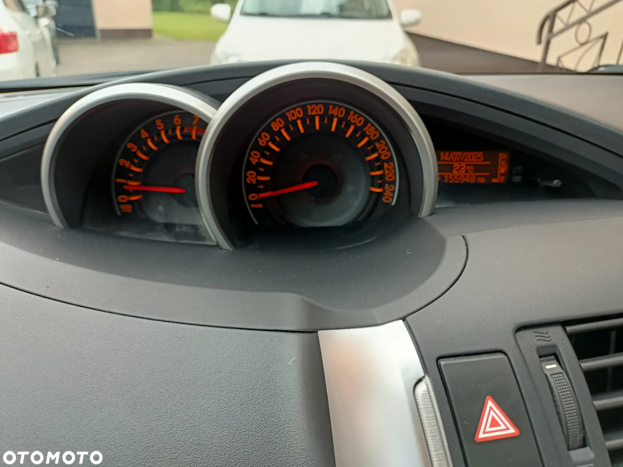 Toyota Verso 1.6 Premium - 8