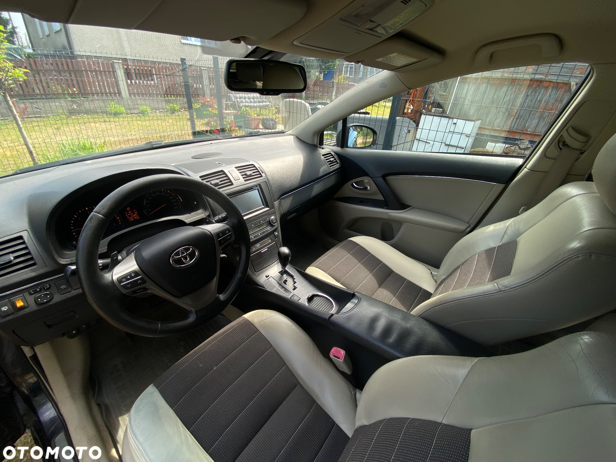 Toyota Avensis 2.2 D-CAT Premium - 10