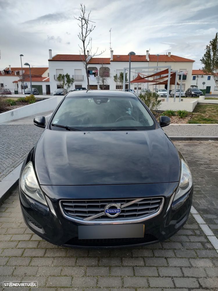 Volvo S60 2.0 D3 Momentum - 1