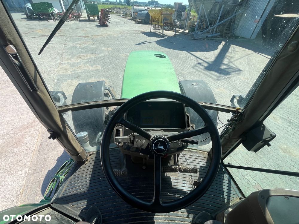 John Deere 7710 - 8