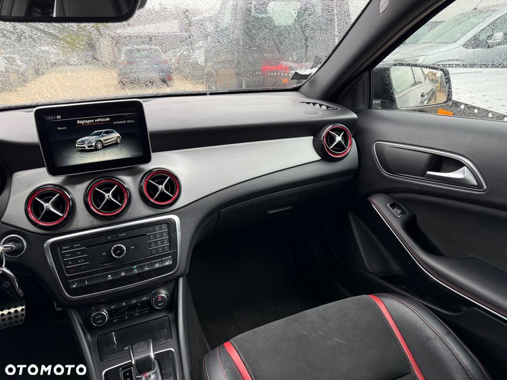 Mercedes-Benz GLA - 12