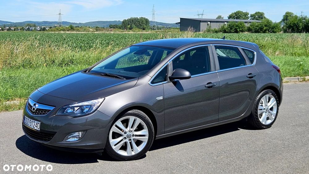 Opel Astra 1.7 CDTI DPF Cosmo - 1