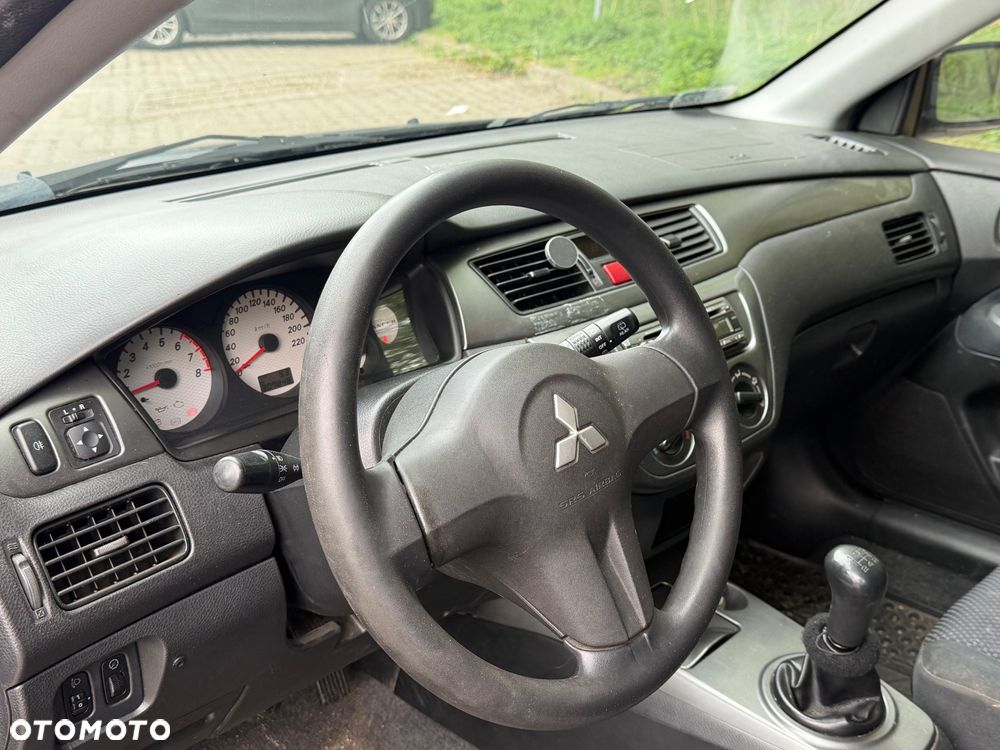Mitsubishi Lancer - 9