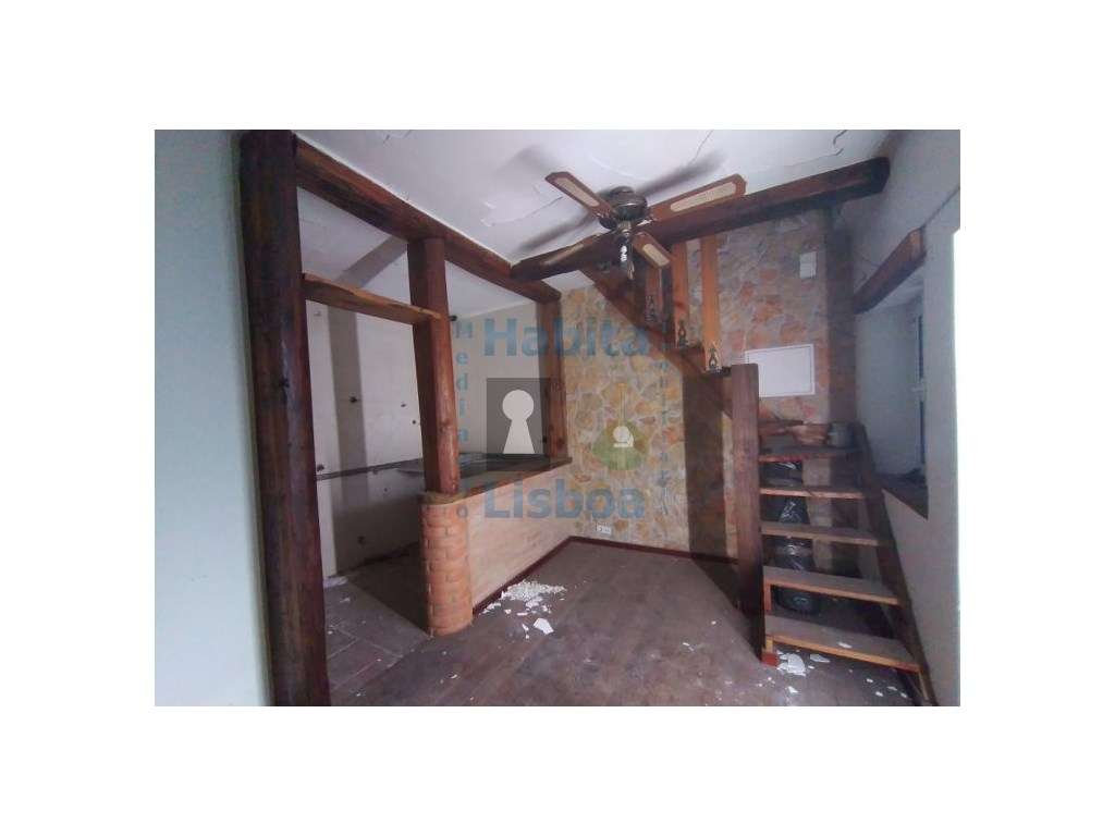 Moradia remodelada com terraço Junto à Baia do Seixal - Grande imagem: 3/30