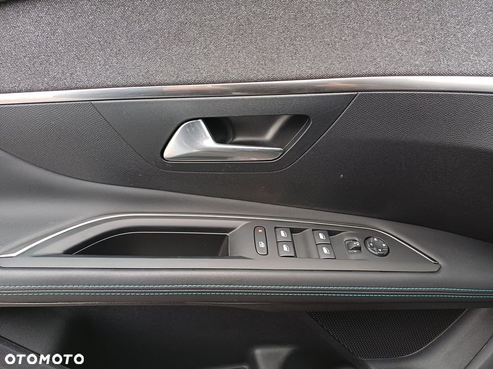 Peugeot 3008 1.2 PureTech Allure Pack S&S EAT8 - 25