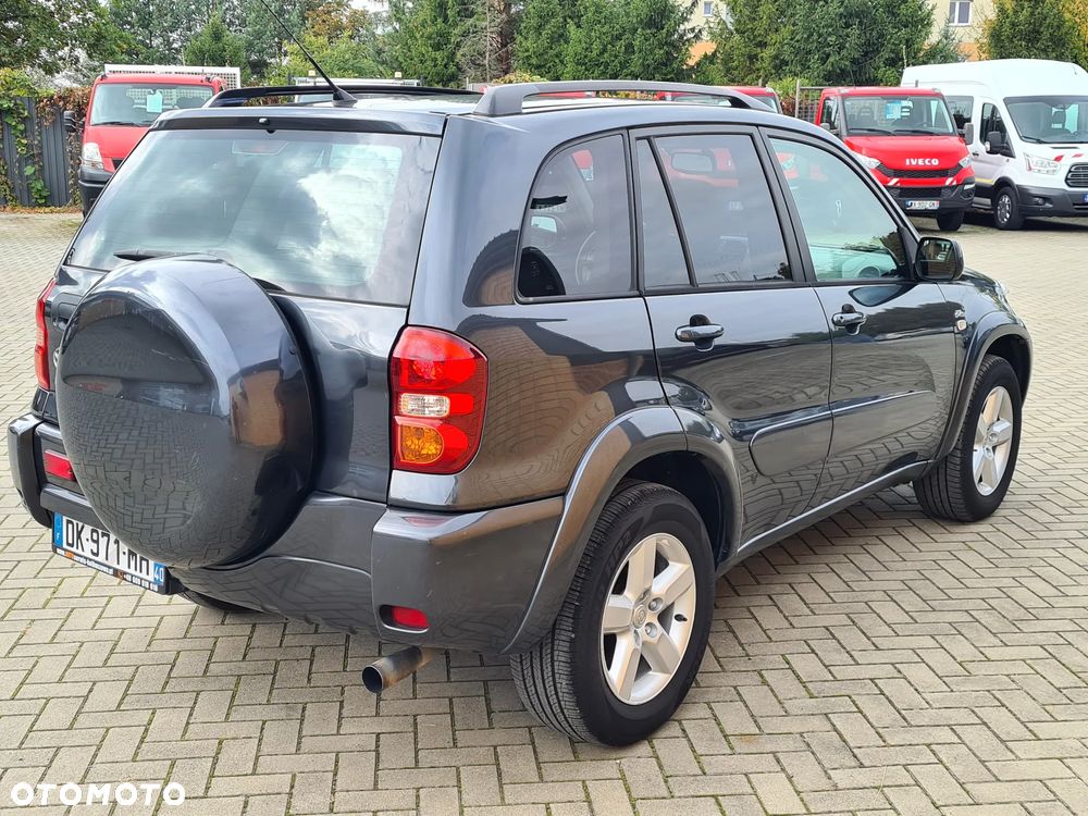 Toyota RAV4 2.0 D-4D 4x4 - 5